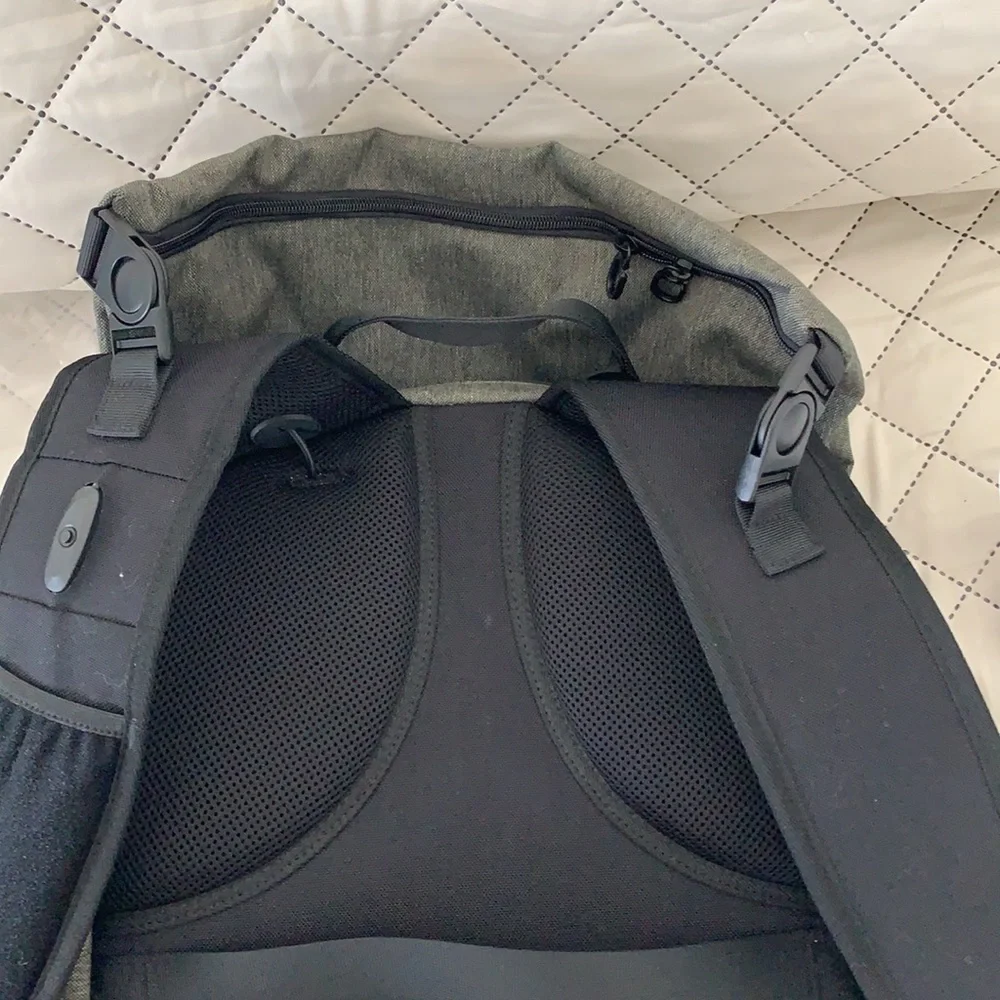 Venider anti-theft backpack. - Picture 4 of 7